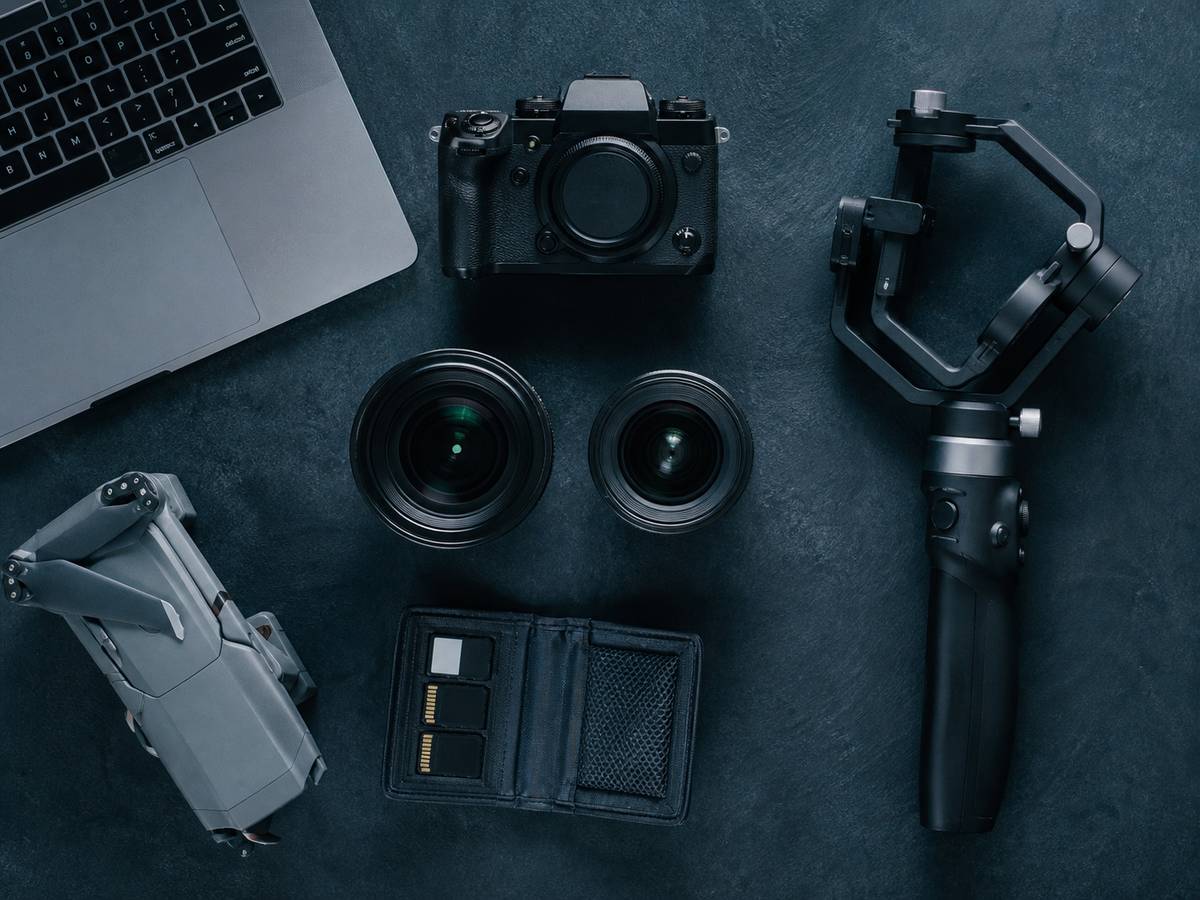Real estate photographer outsourcing video editing to increase shooting capacity